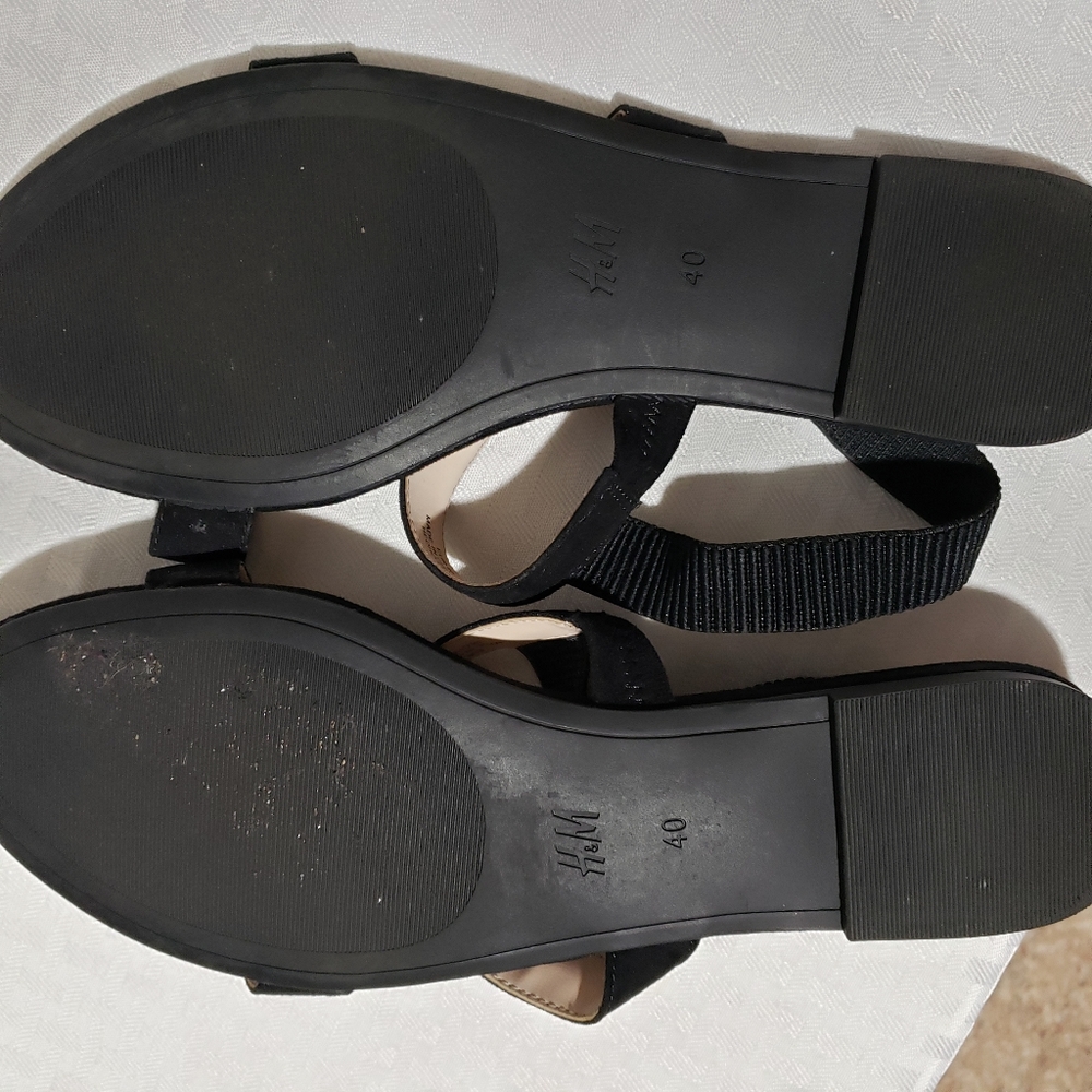 Sandals - Picture 4 of 4